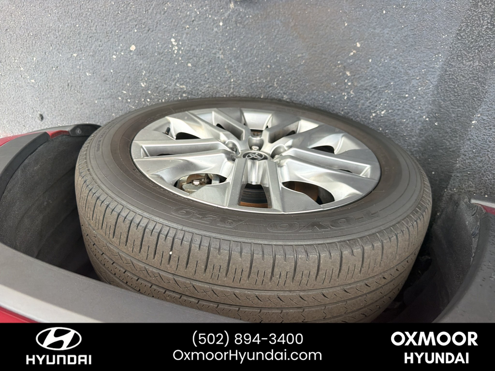 Used 2025 Ruby Flare Pearl Toyota XLE Premium image 3