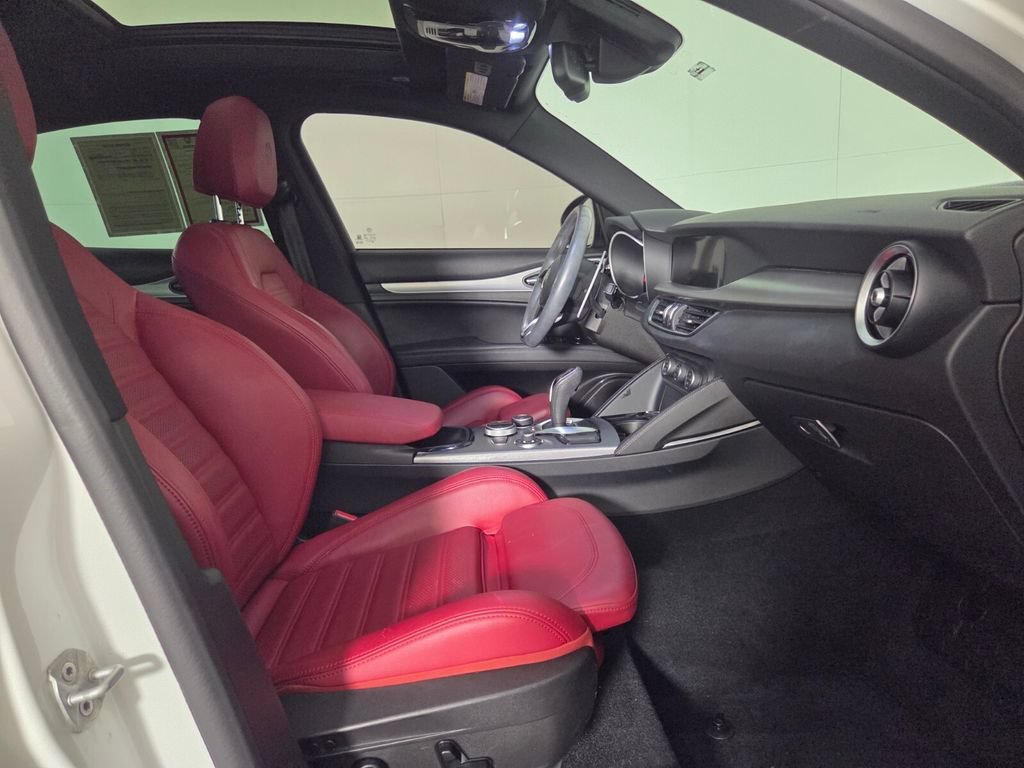 Used 2024 Milano White Alfa Romeo Veloce image 31