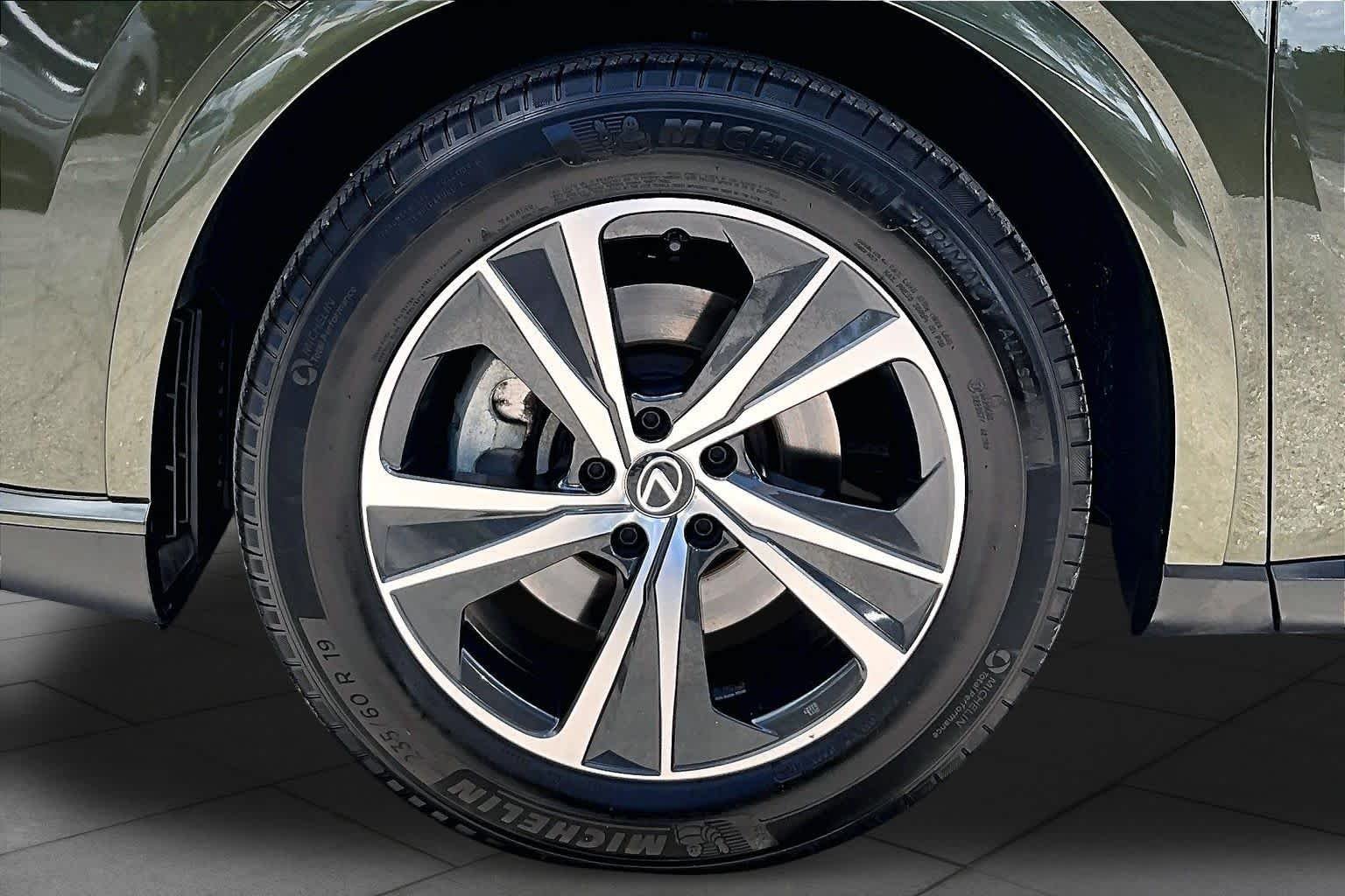 Used 2023 Nori Green Pearl Lexus Premium image 11