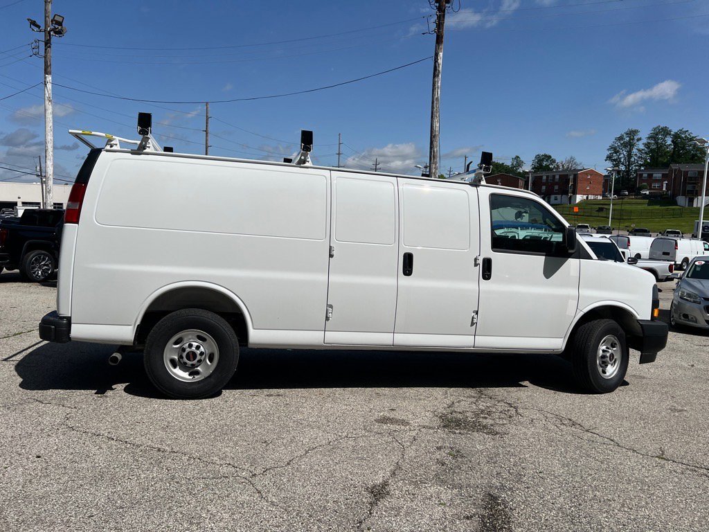 2025 GMC Savana Cargo Work Van - Photo 24