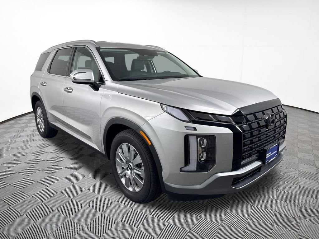 Certified Used 2025 Silver Hyundai SEL image 4