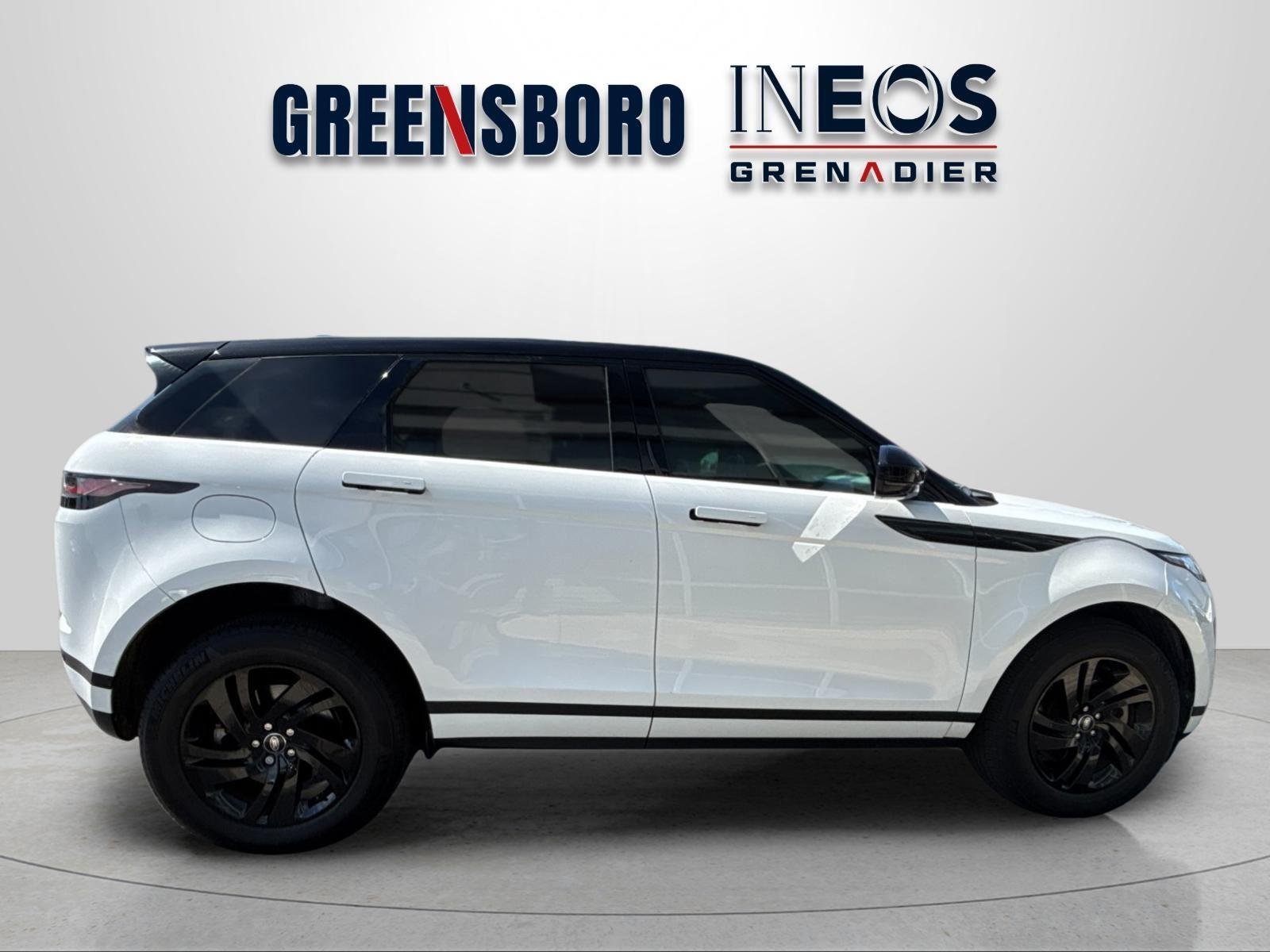 Used 2023 Fuji White Land Rover S image 6