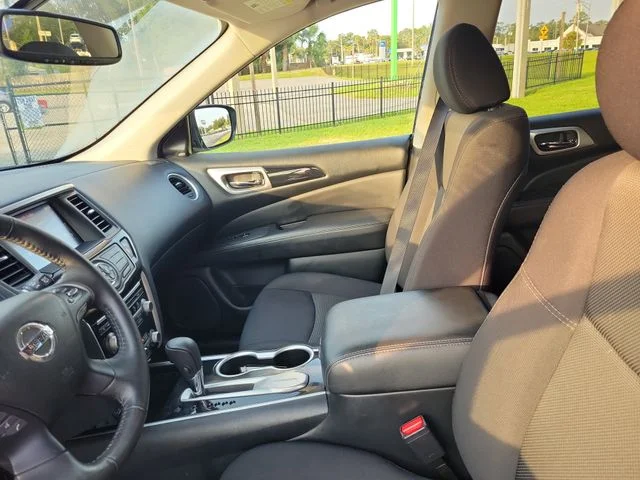Used 2020 Blue Nissan SV image 18
