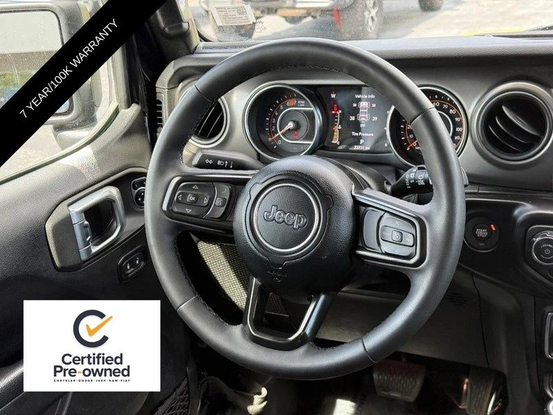 Used 2023 Black Jeep Sport S image 13