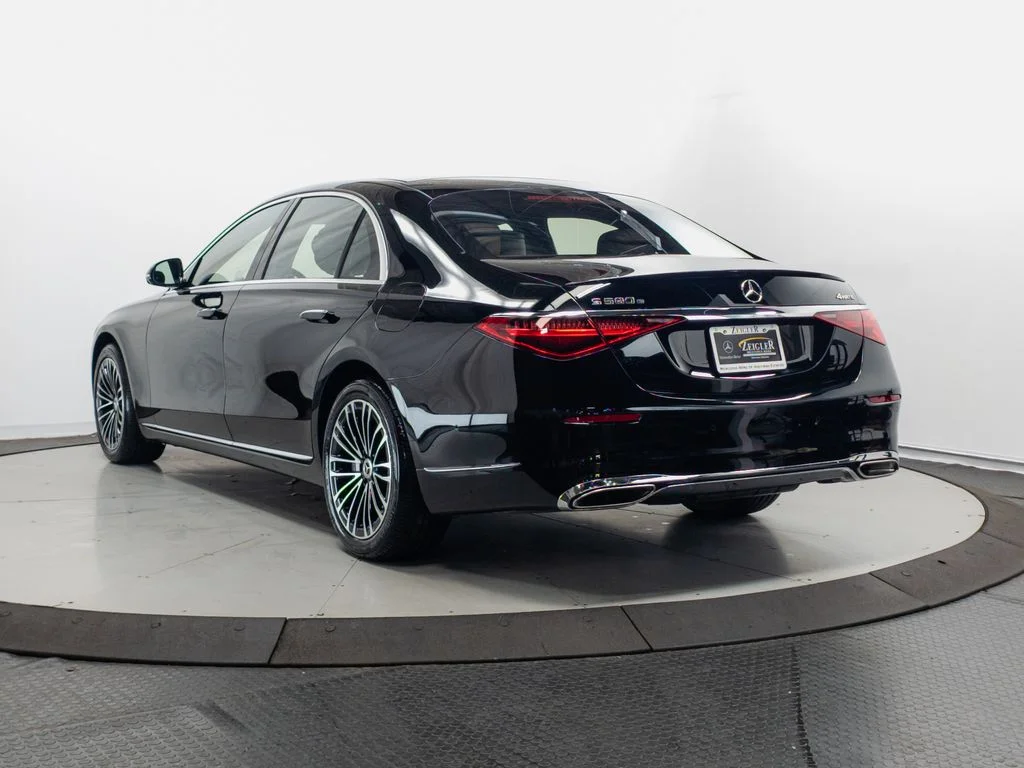 Used 2024 Black Mercedes-Benz S 580e image 32