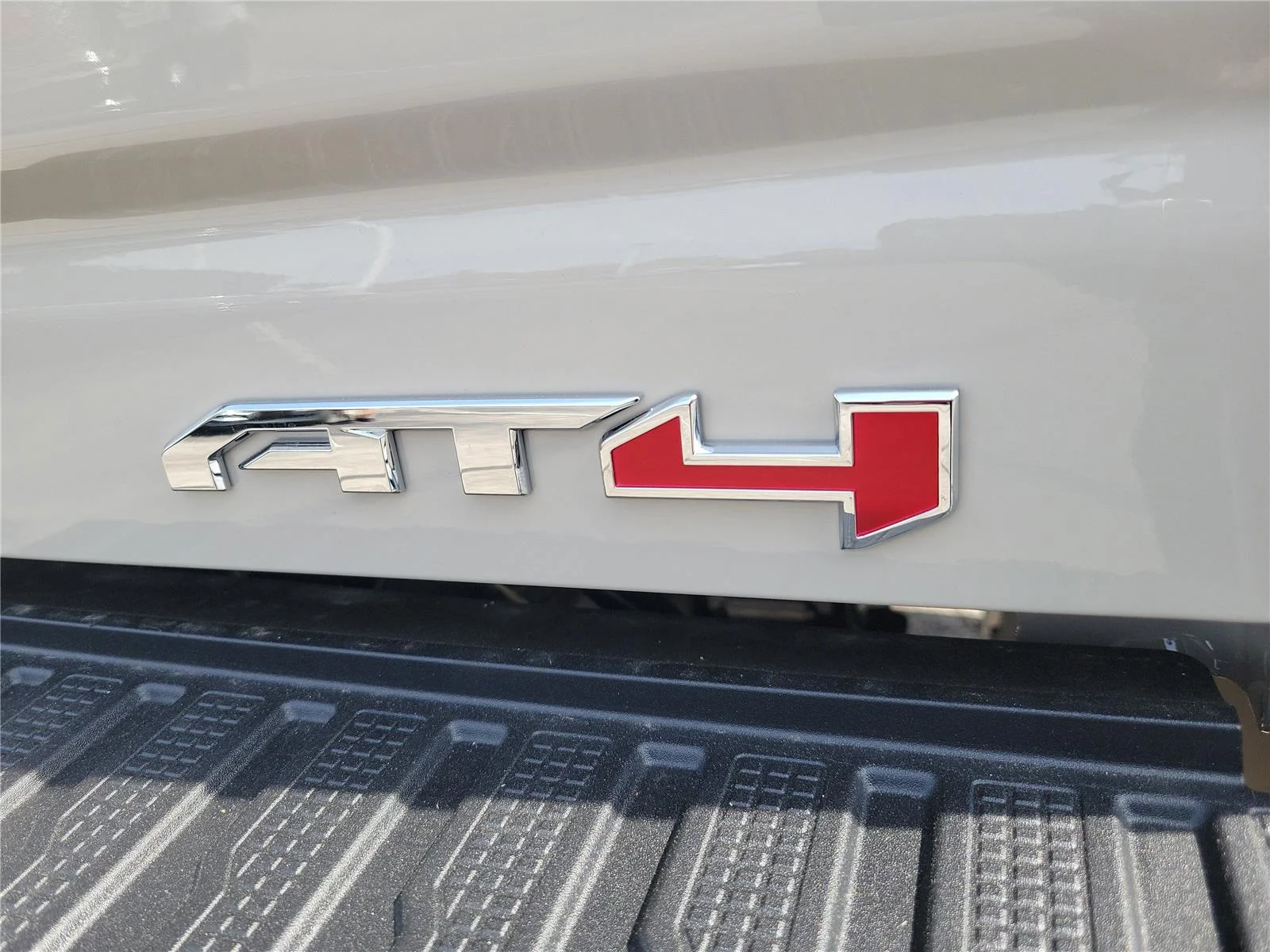 2026 GMC Sierra 2500HD AT4 - Photo 8