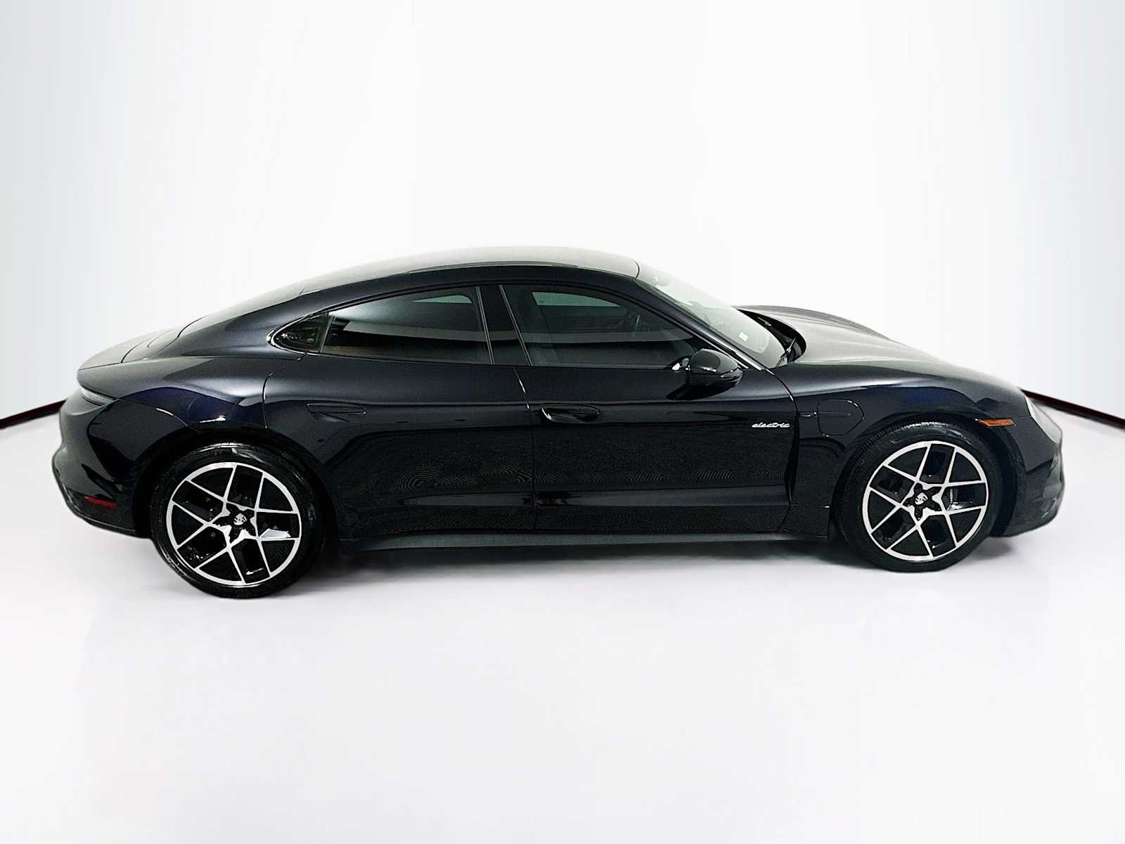 2025 Porsche Taycan Base - Photo 8