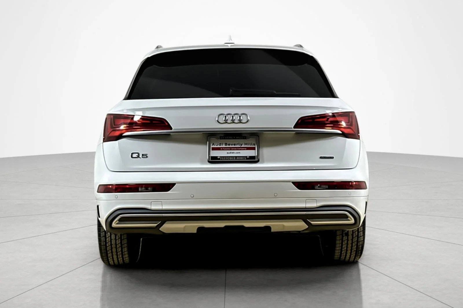 Used 2023 Ibis White Audi Premium 40 TFSI quattro image 4