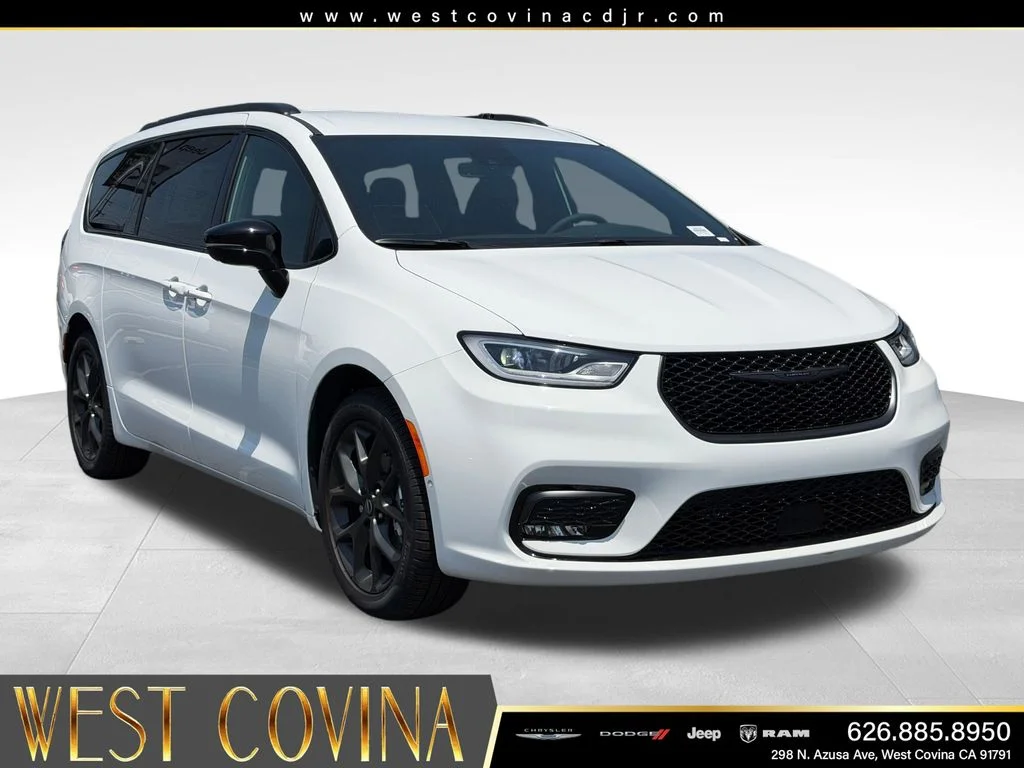 2026 Chrysler Pacifica Select's photo