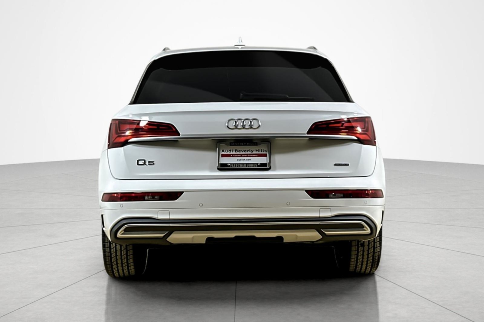 Used 2023 Ibis White Audi Premium 40 TFSI quattro image 4