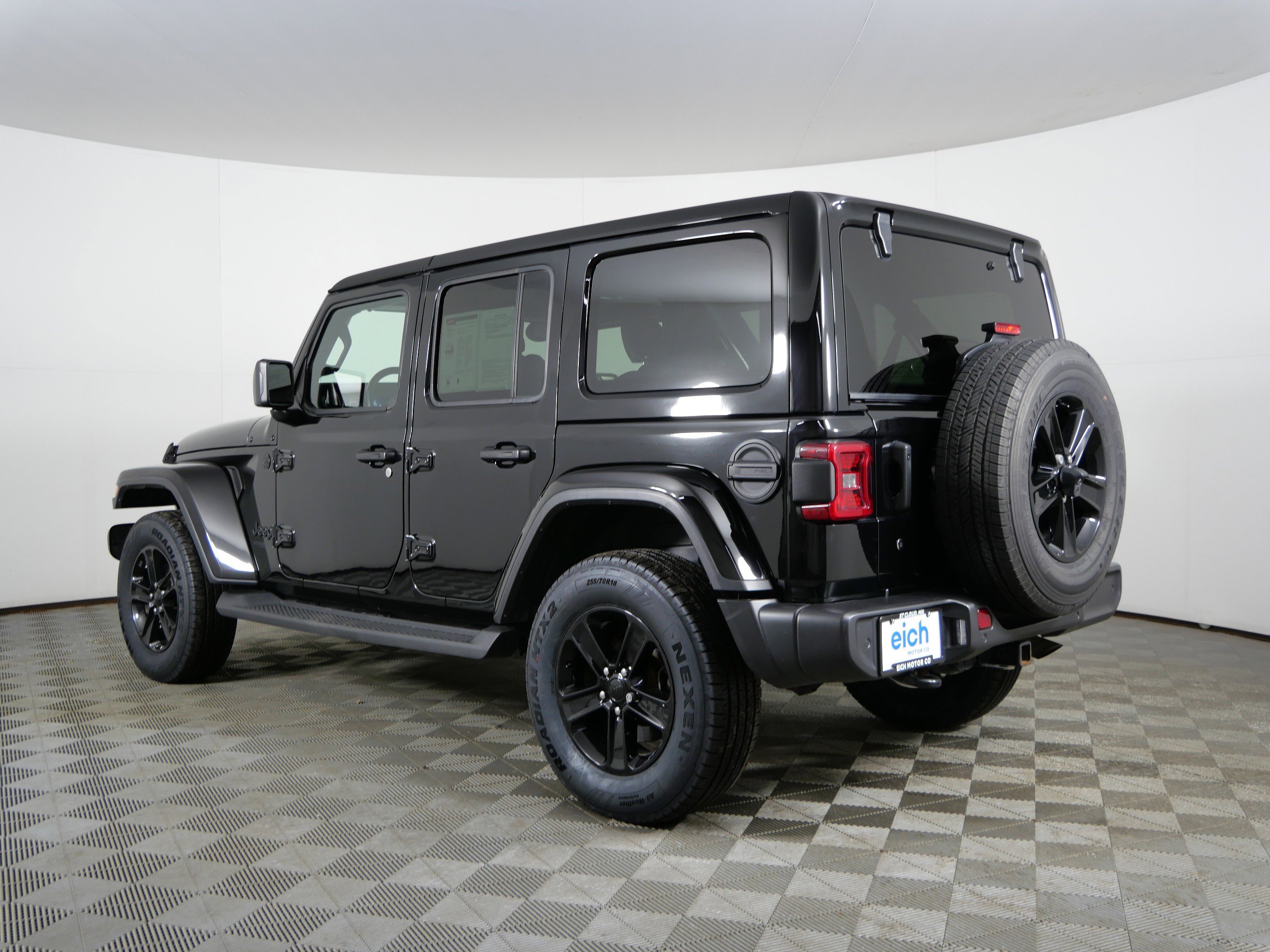 Used 2020 Black Clearcoat Jeep Sahara Altitude image 5