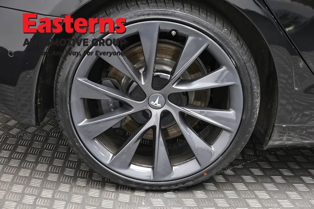 Used 2018 Black Tesla 75D image 27