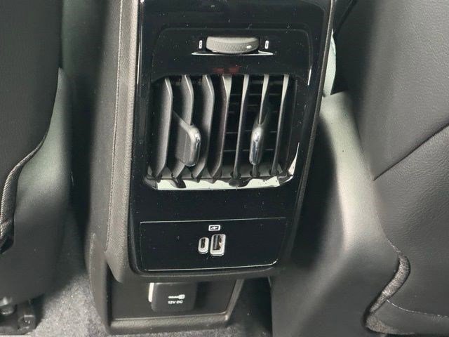 New 2026 Red Hot Pearlcoat Jeep Latitude Altitude image 29