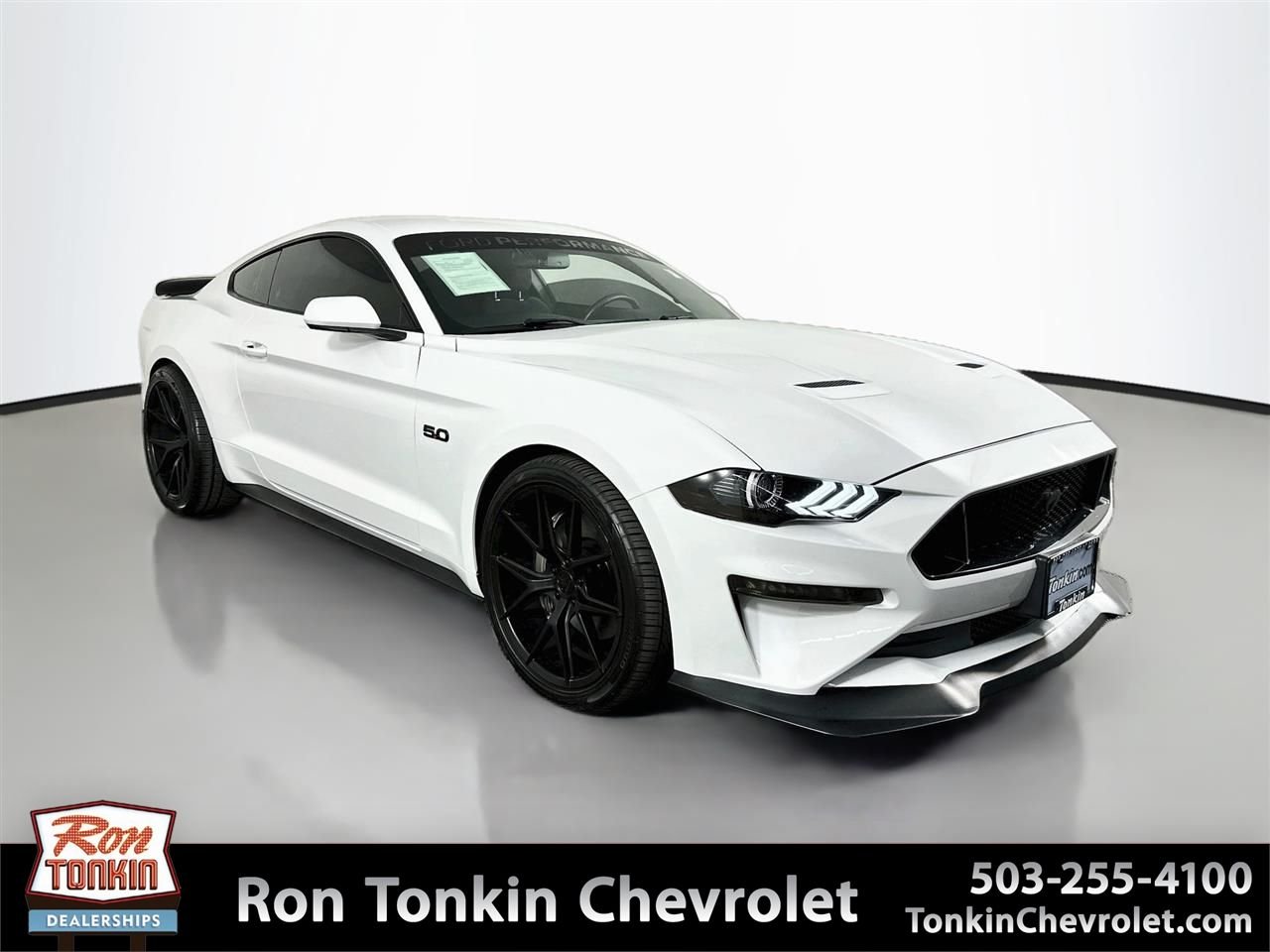 Used 2019 Oxford White Ford GT image 1