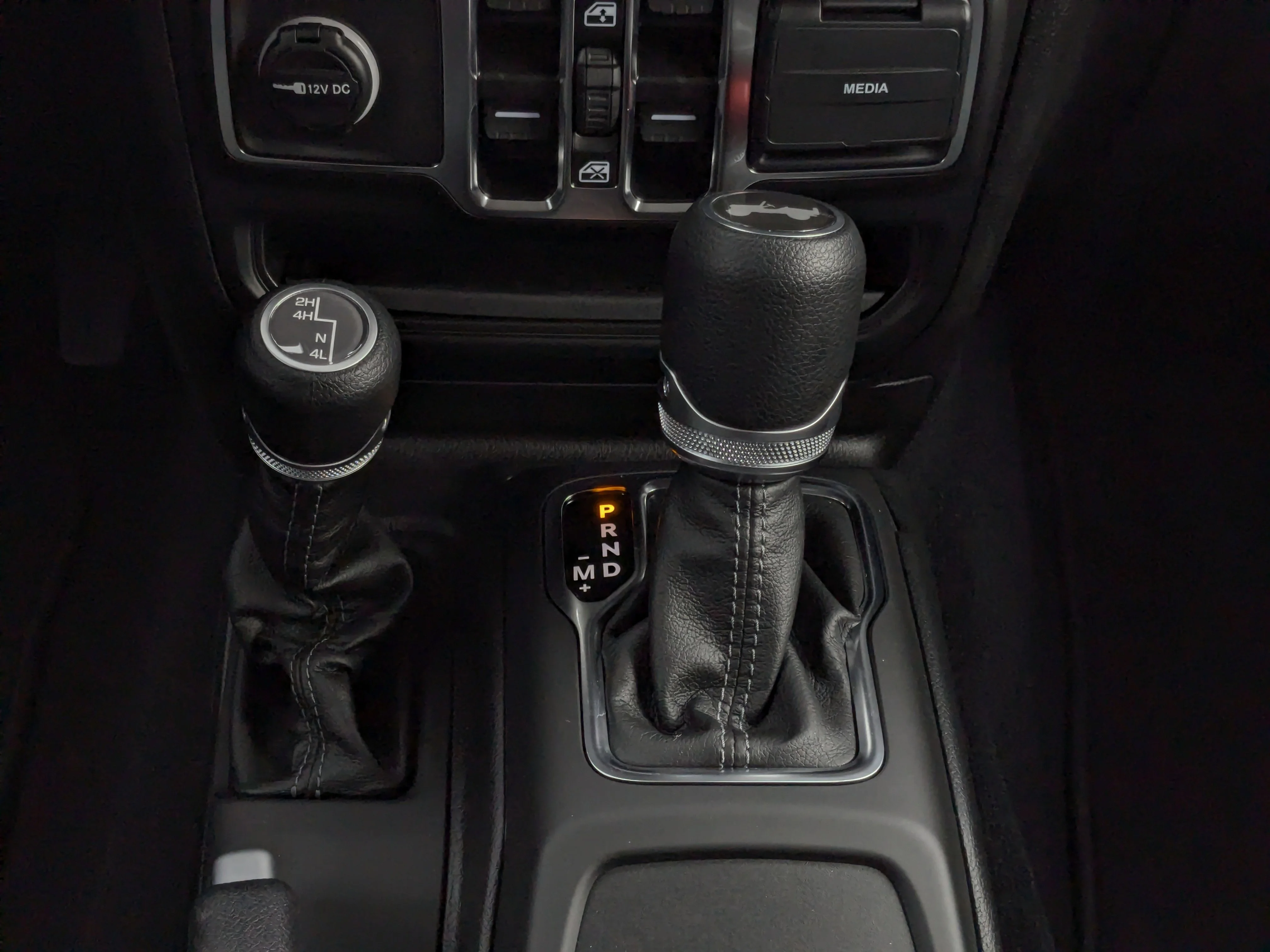 New 2025 Blue Jeep Sahara - - Adaptive Cruise - 12.3inch display - Blind Spot Mon - Body Color 3 Piece HT & Tons More! image 21