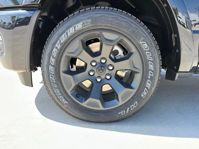 New 2026 Diamond Black Crystal Pearl-Coat Exterior Paint RAM Big Horn/Lone Star image 7