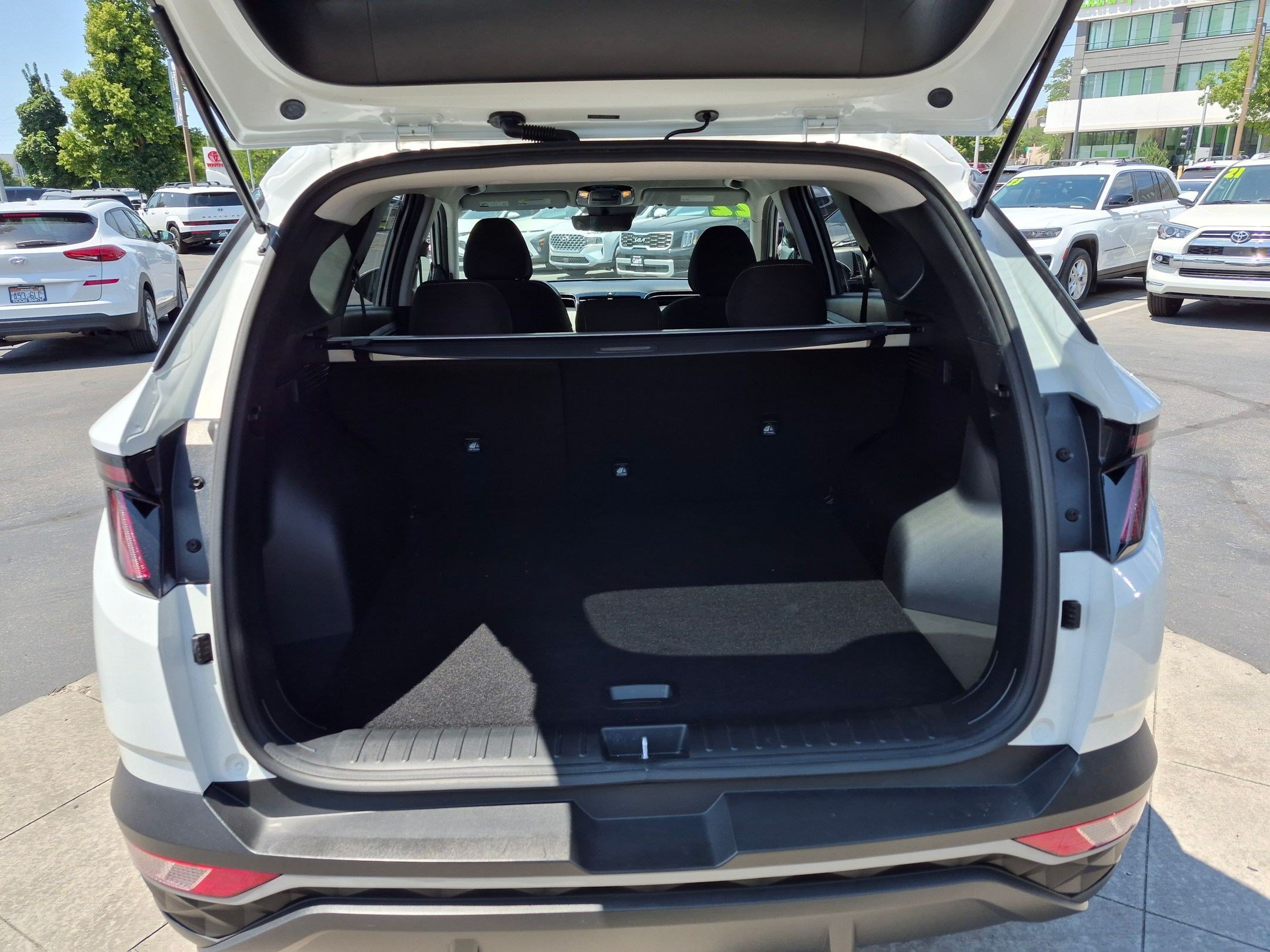 Certified Used 2022 Quartz White Hyundai SEL image 28