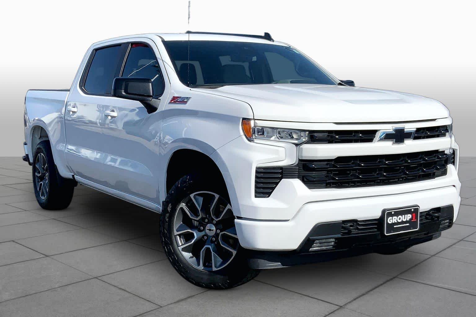 Used 2023 SUMMIT WHITE Chevrolet RST image 3