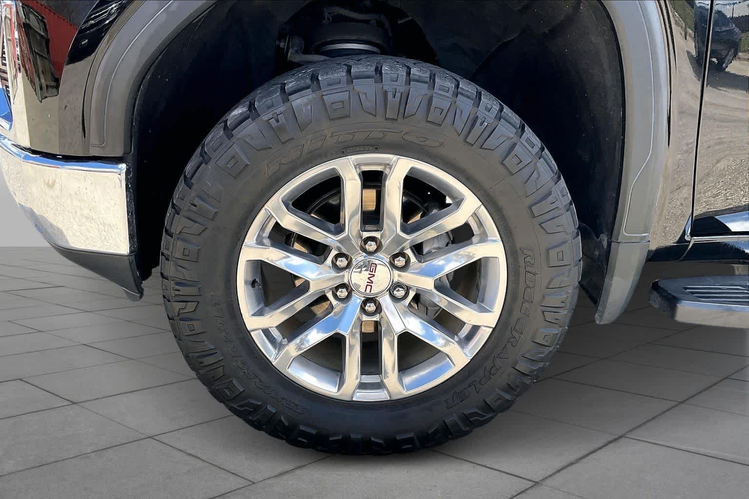 Used 2020 Onyx Black GMC SLT image 11