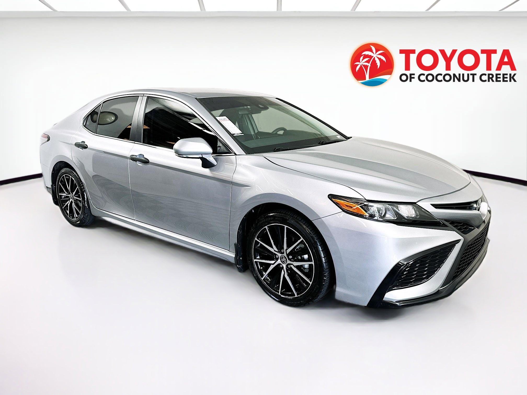 2024 Toyota Camry thumbnail 3