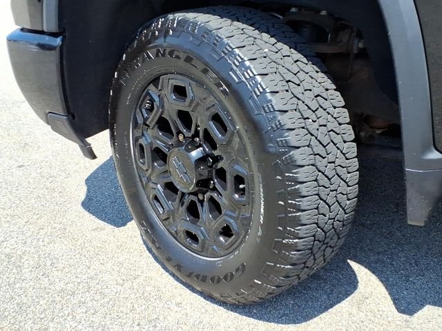 Used 2024 Black Chevrolet High Country image 8