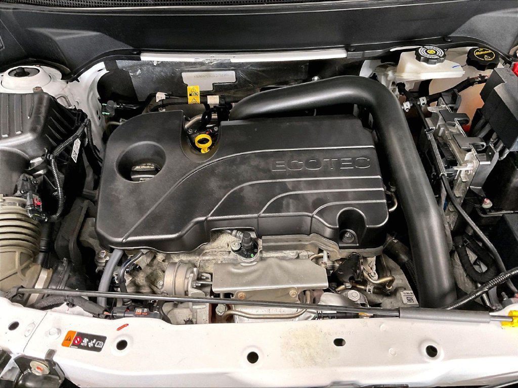 Used 2025 White Chevrolet LT image 34