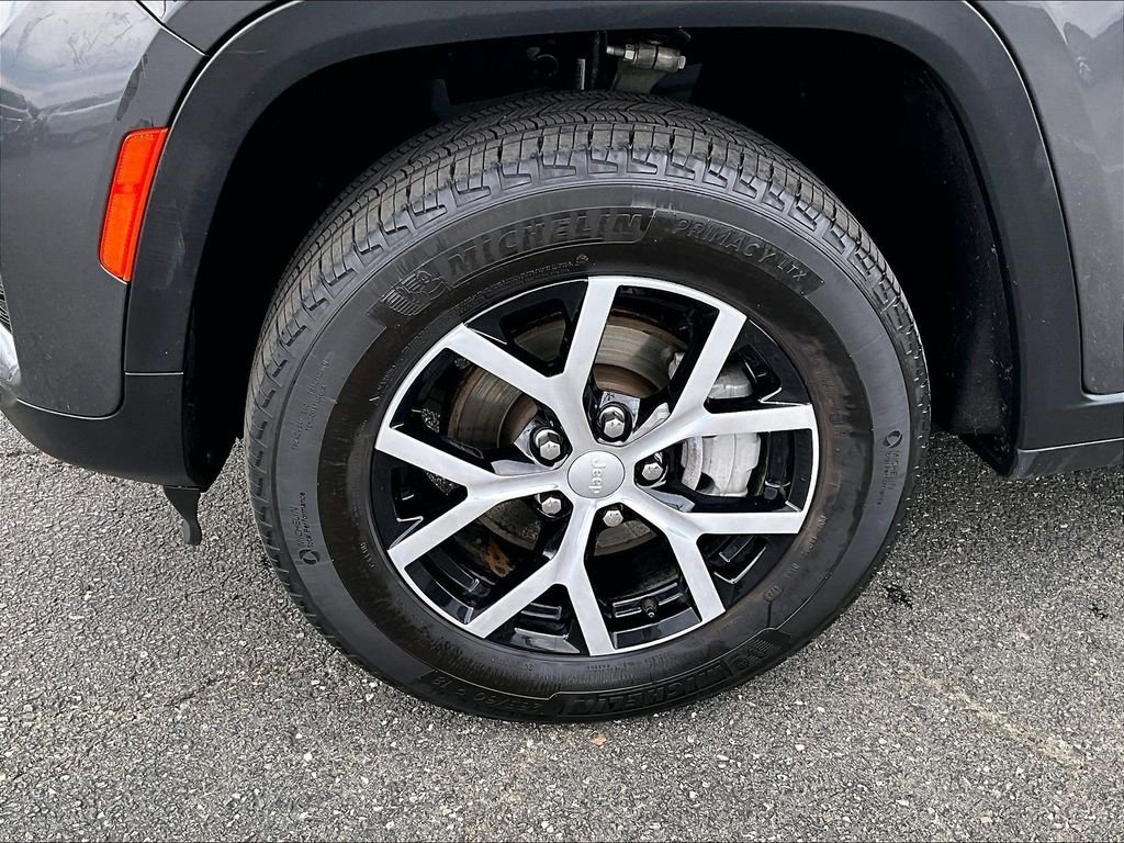 Used 2024 Gray Jeep Limited image 7