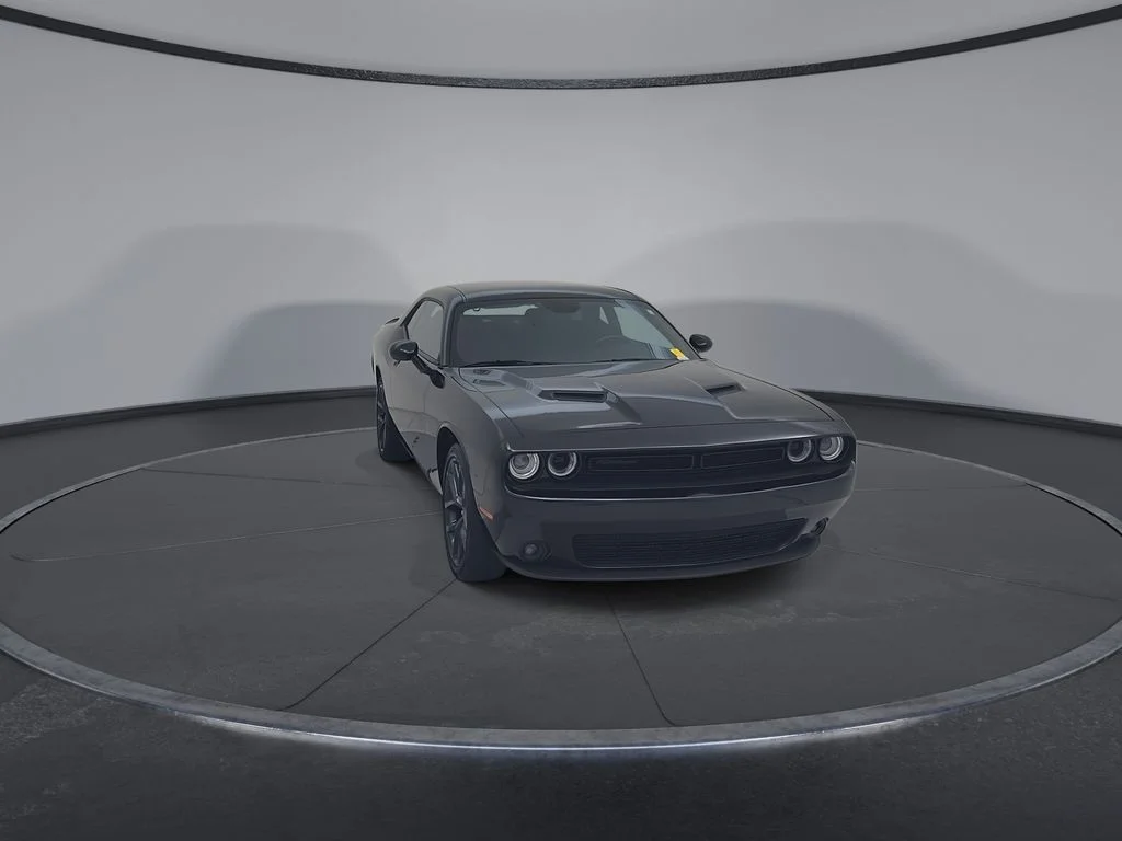 Used 2023 Black Dodge SXT image 5