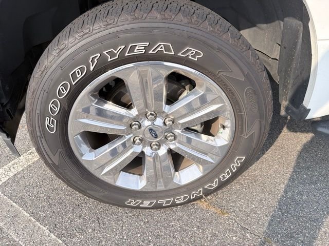 Used 2019 White Ford XLT image 9