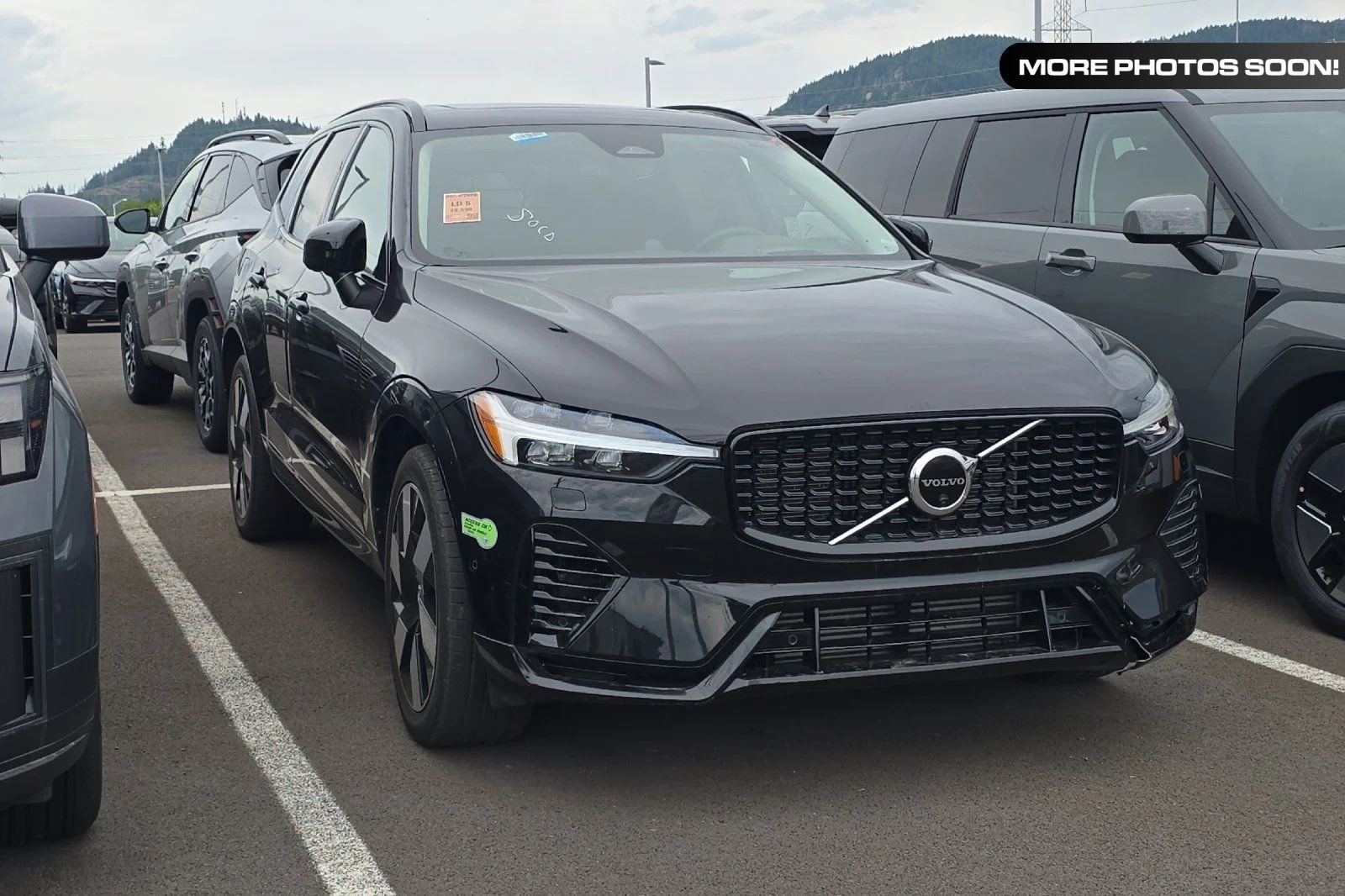 2023 Volvo XC60 T8 Ultimate Dark Theme AWD's photo