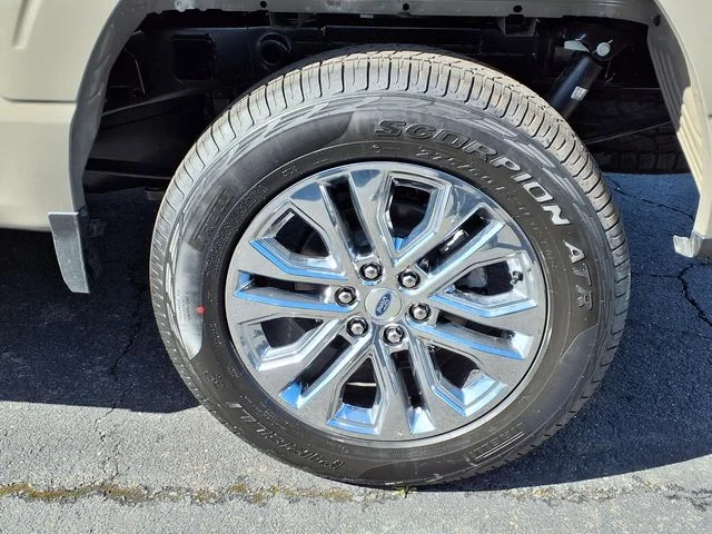 New 2026 Marsh Gray Ford XLT image 5