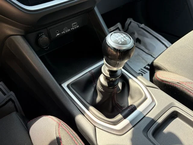 Used 2024 Ice Silver Metallic Subaru Base image 21