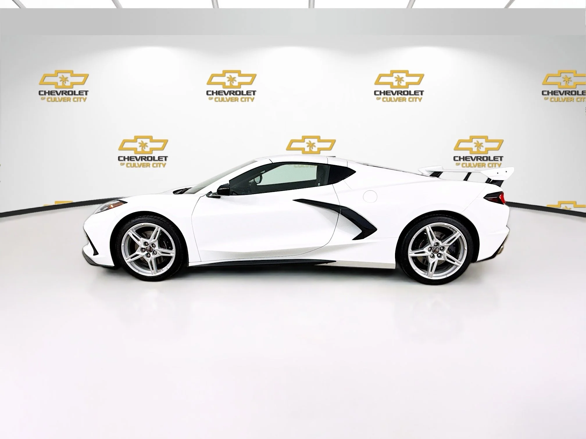 Used 2024 Arctic White Chevrolet 1LT image 5