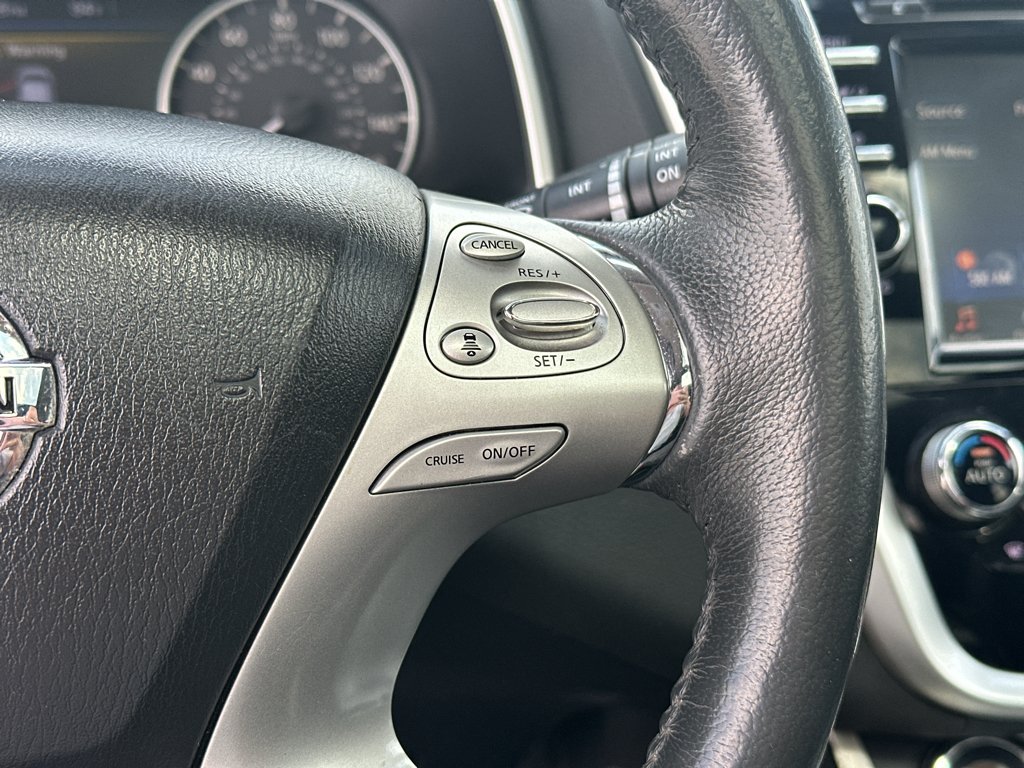 Used 2018 Pearl White Nissan SL image 19
