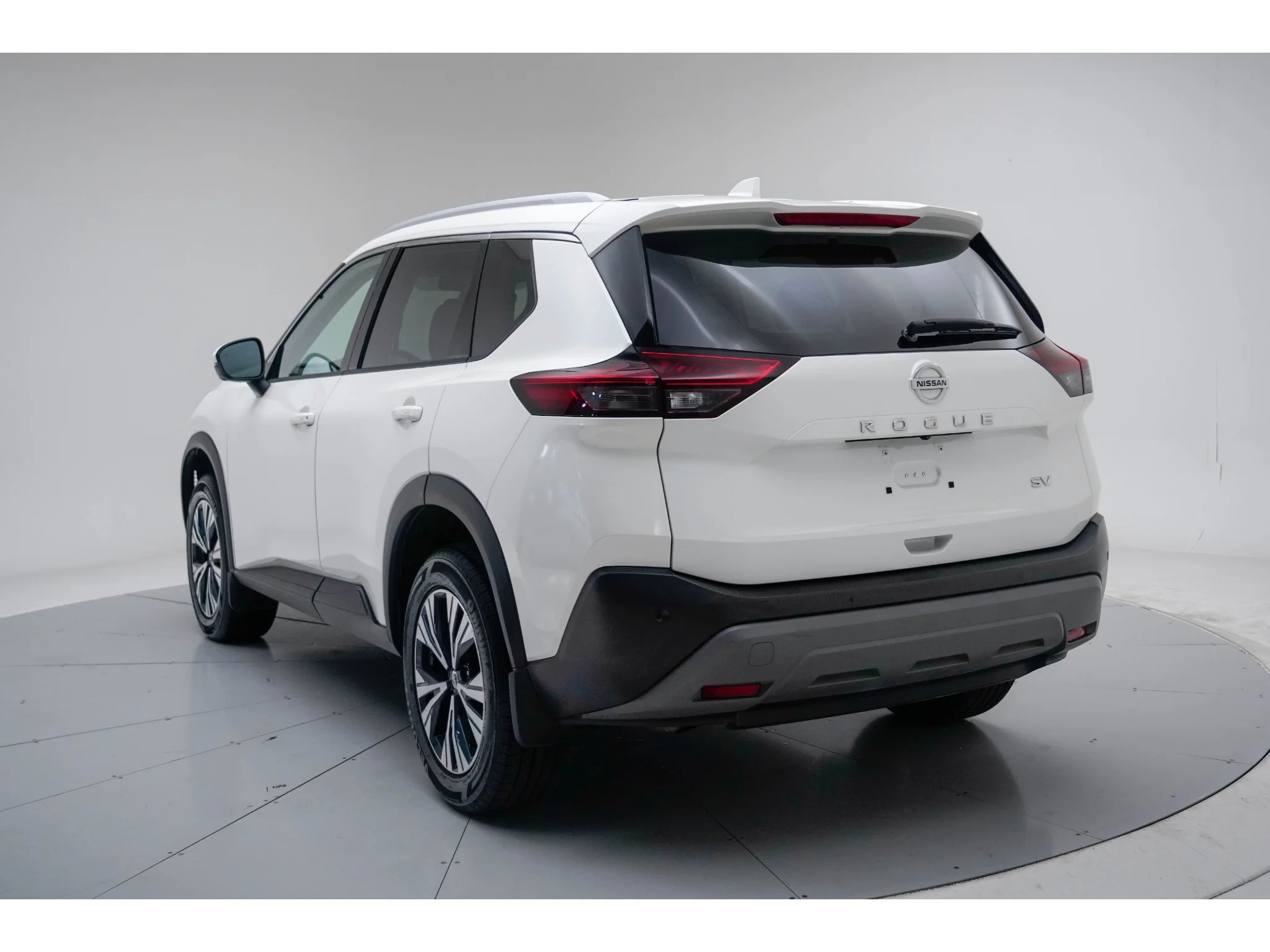 Used 2021 Pearl White Tricoat Nissan SV image 8