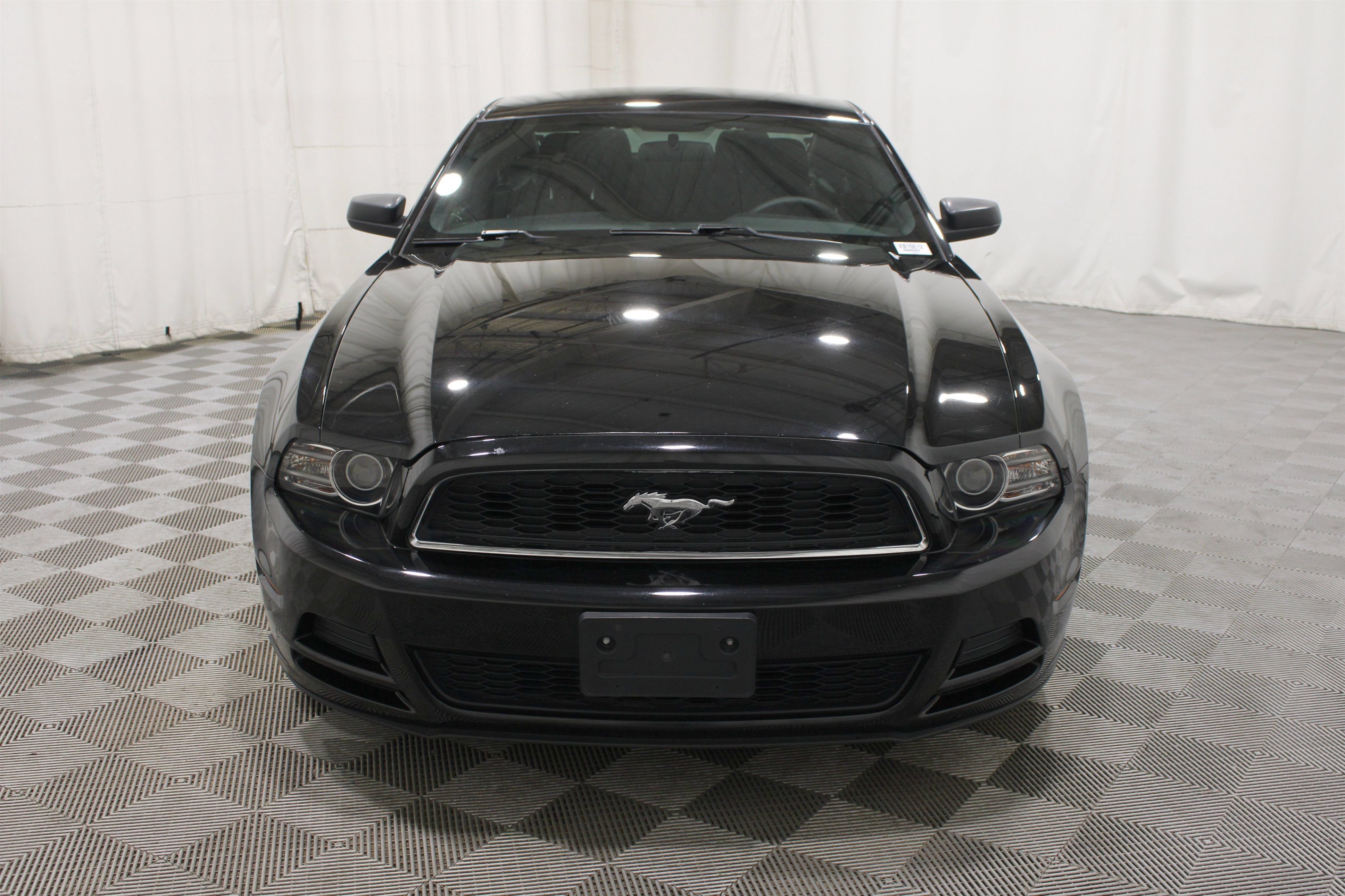 Used 2013 Black Ford V6 image 29