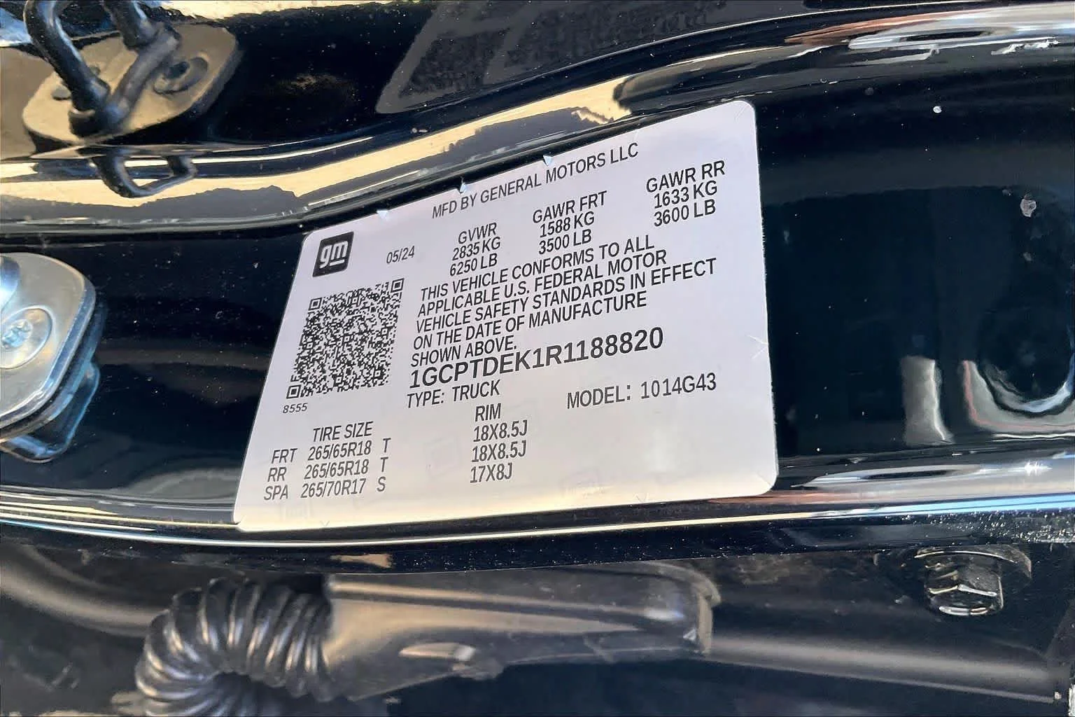 Used 2024 Black Chevrolet 4WD Z71 image 33