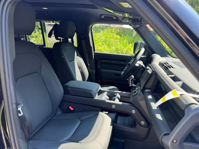 New 2026 Santorini Black Land Rover S image 20