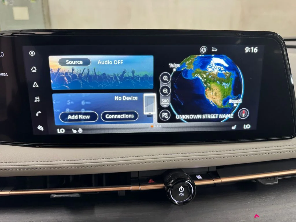Used 2023 Black Nissan ENGAGE image 20