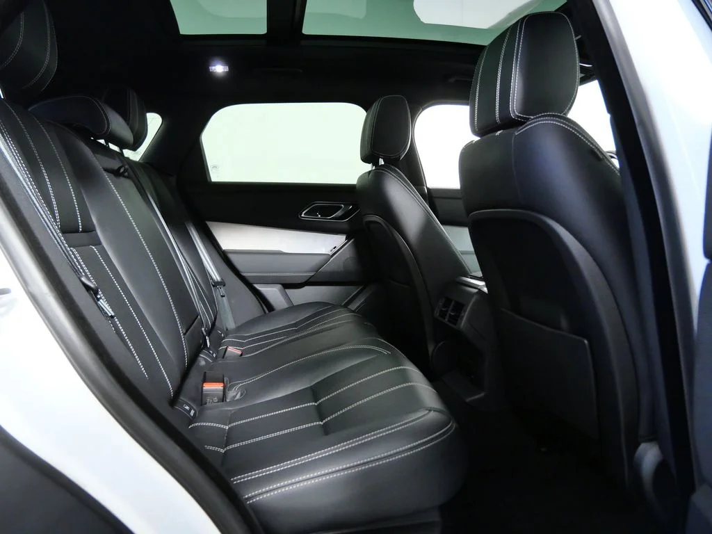 Used 2022  Land Rover P250 R-Dynamic S image 12