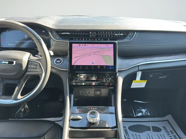 Used 2024 Silver Jeep Limited image 20