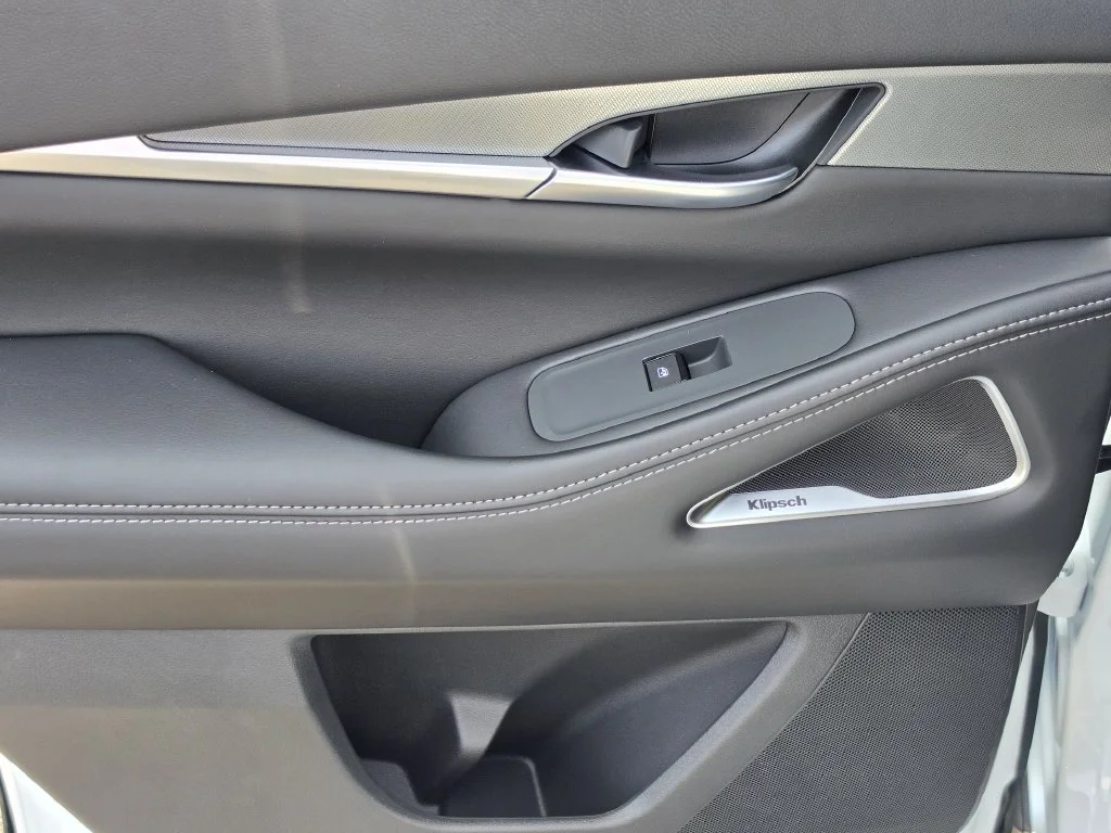 New 2027 RADIANT WHITE INFINITI Sport AWD image 10