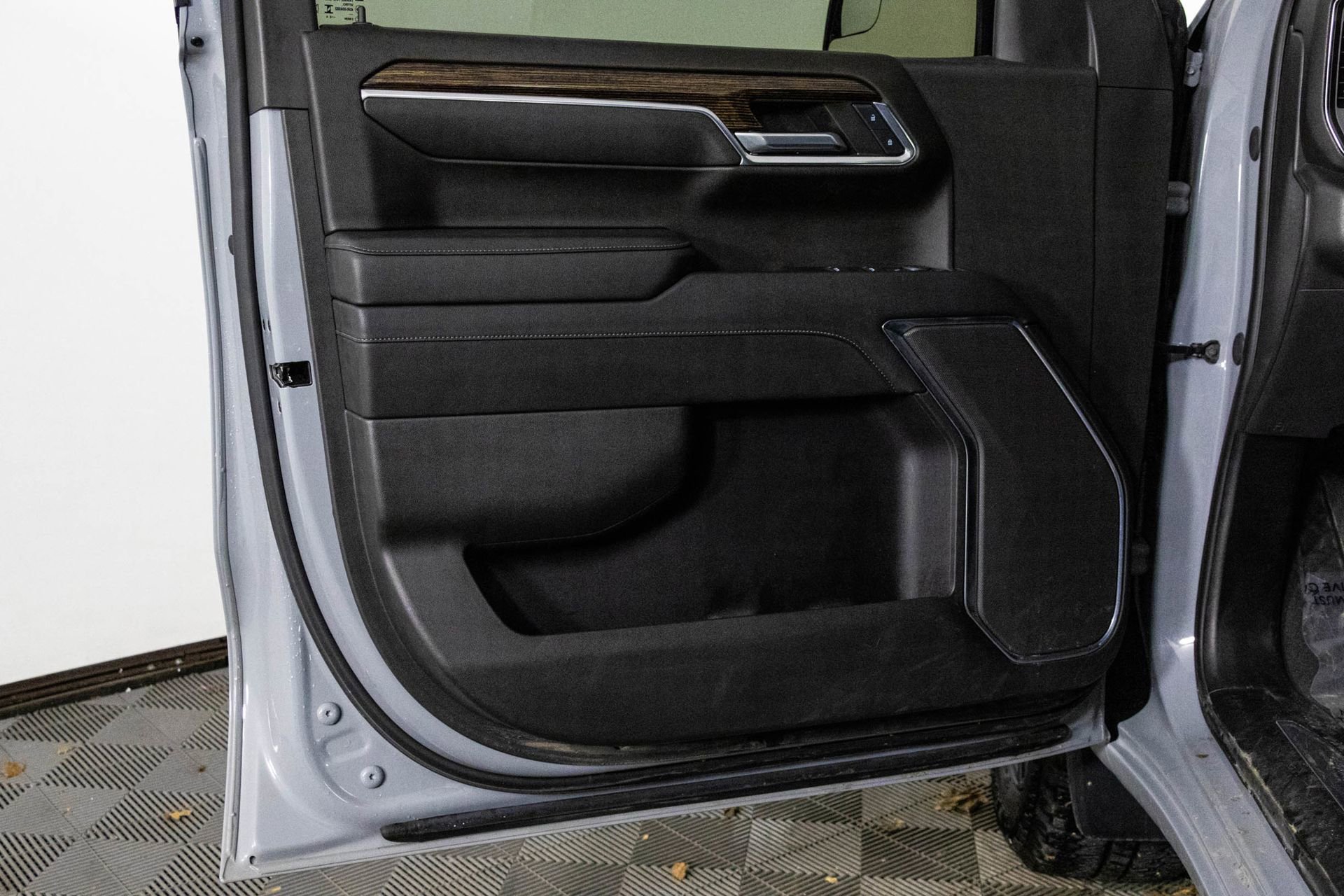 2024 GMC SIERRA - Image 31