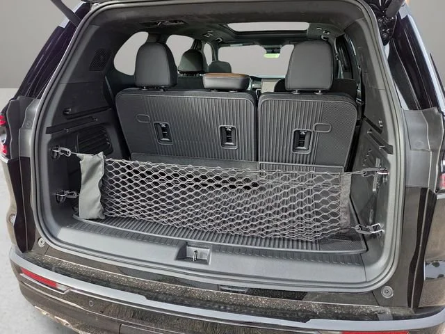 2026 GMC Acadia Denali Ultimate - Photo 9