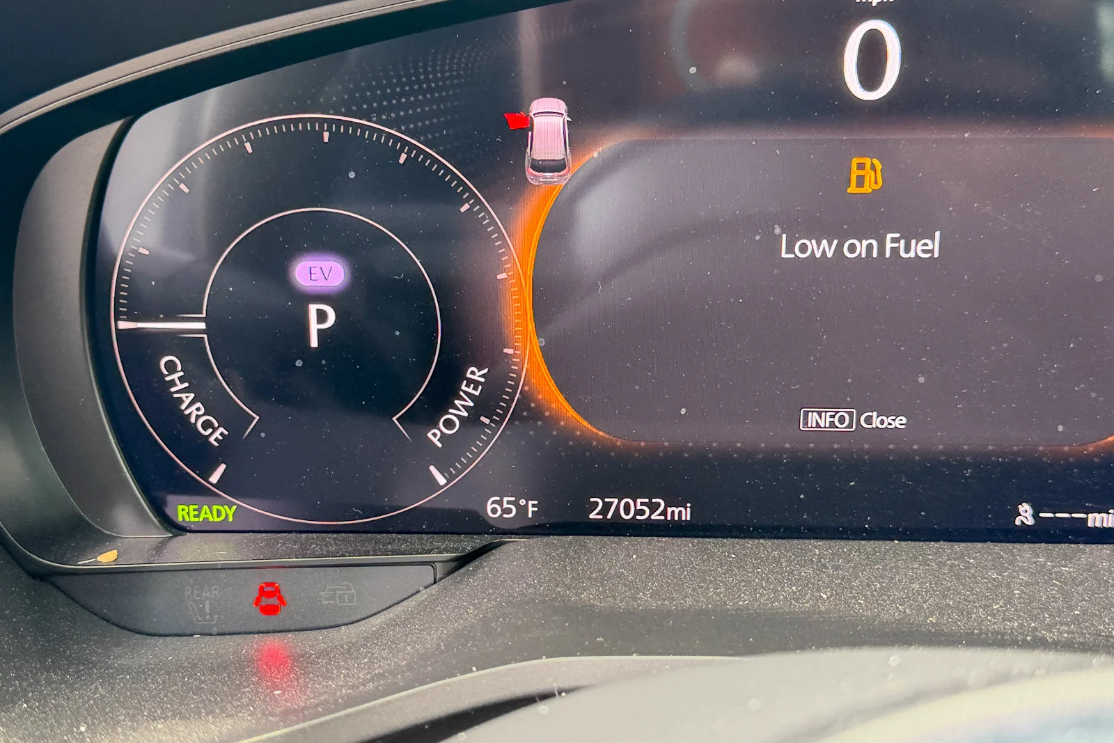Certified Used 2024 Platinum Quartz Mazda Premium image 17