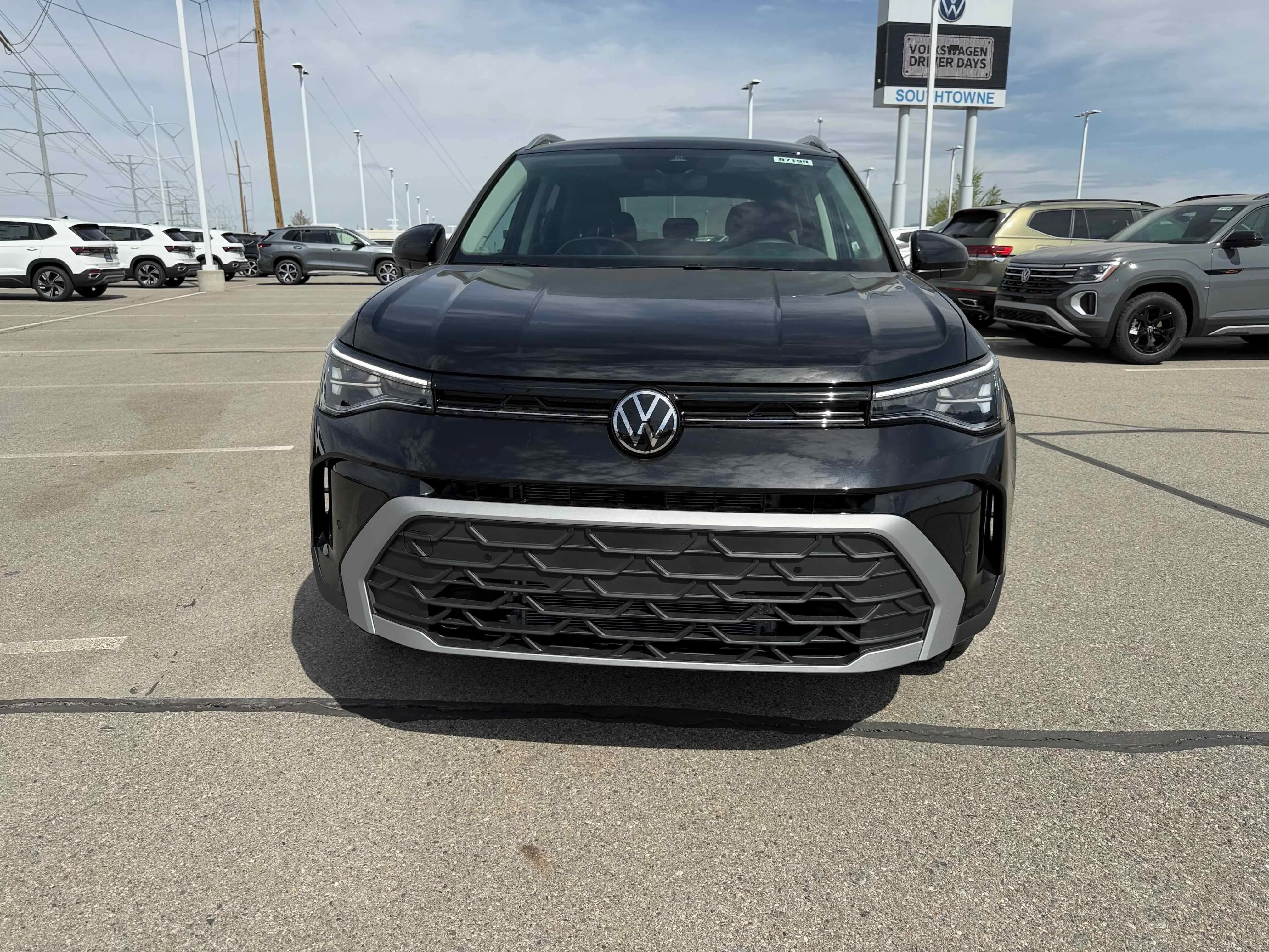 New 2026 Deep Black Volkswagen SE image 10