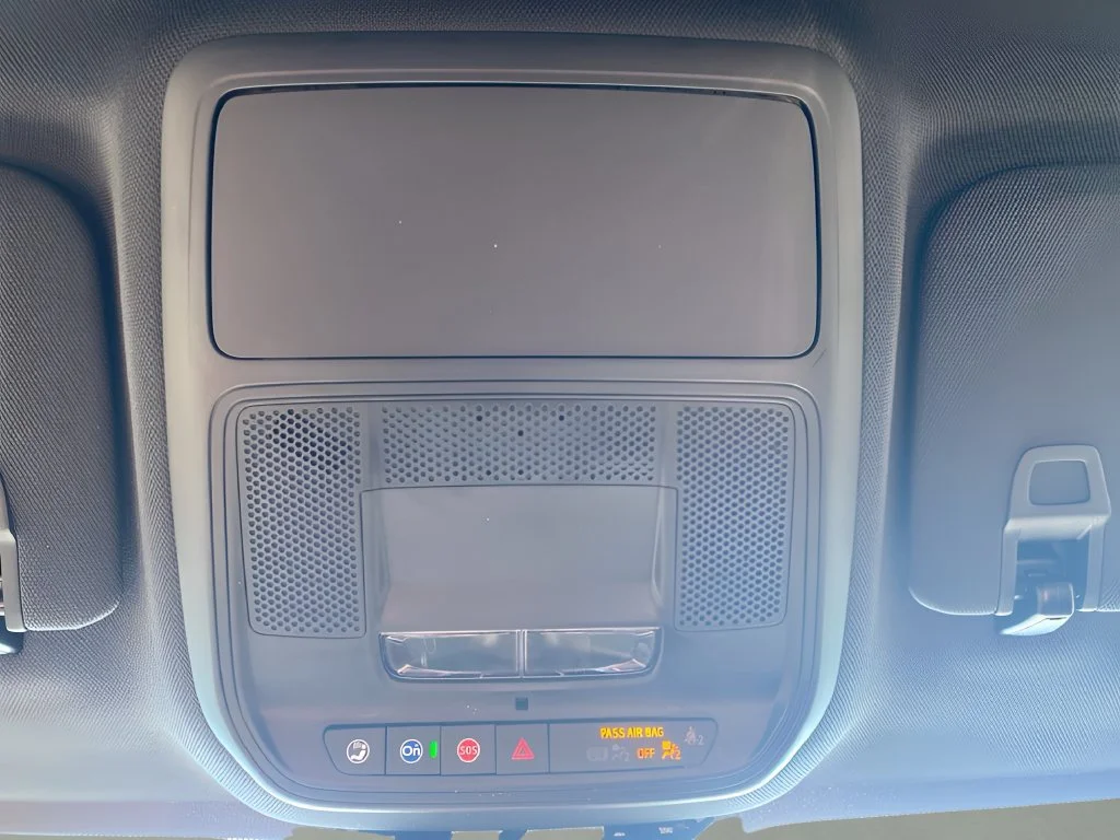 New 2027 Summit White GMC Elevation image 26