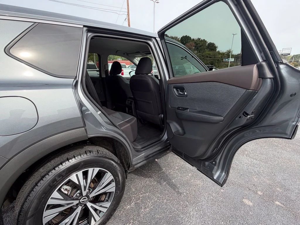 Used 2023 Gray Nissan SV image 17