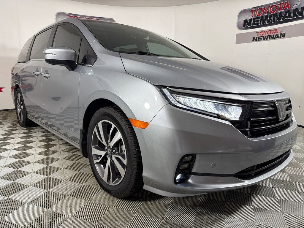 2024 Honda Odyssey Touring's photo