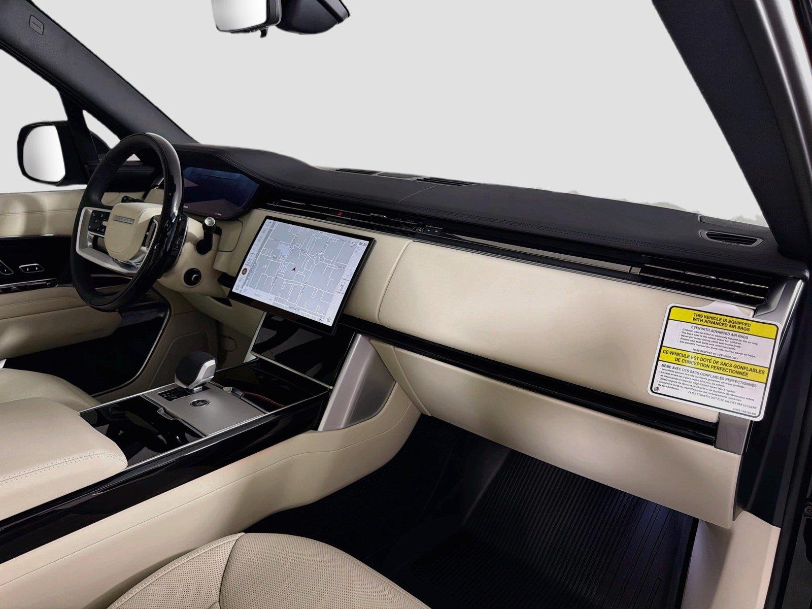 New 2026 Santorini Black Land Rover SE image 31